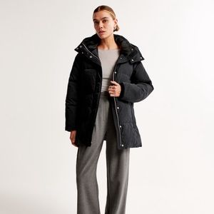 Abercrombie & Fitch Mid Puffer